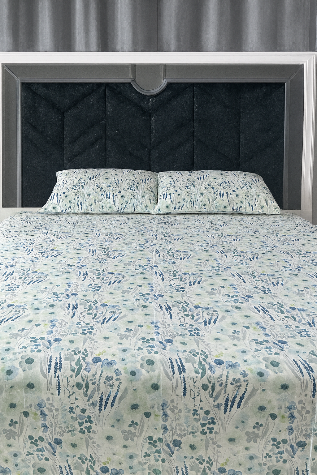 Flat Bedsheet with Two Pillowcases